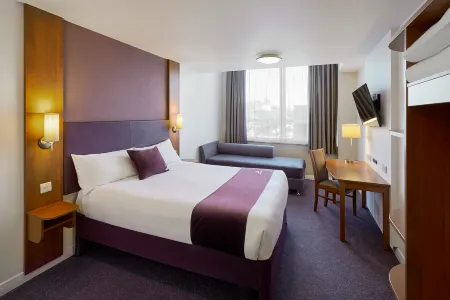 Premier Inn Dublin City Centre (North Docklands) Отели рядом с достопримечательностью «Айв Гарденс»
