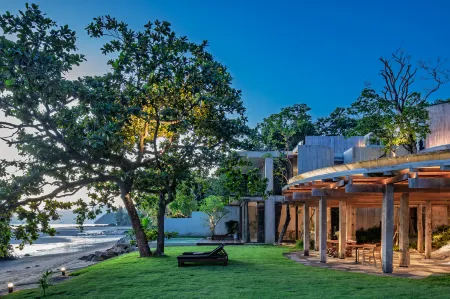 Vows Villa Beachfront Отели рядом с достопримечательностью «Villa Spice at Lime Samui»