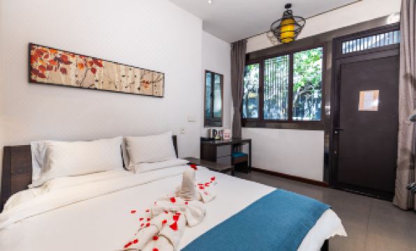 Elsewhere Hotel Inn North Street Branch