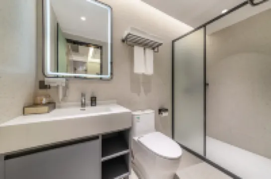 網魚電競酒店（深圳會展中心崗廈地鐵站店）