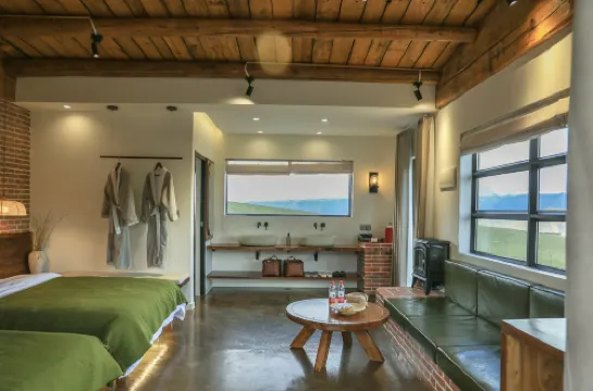 Qiongkushitai Captain and Bridge Homestay