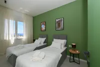Steps from Palace & Riva - Old Town Pine - Condos