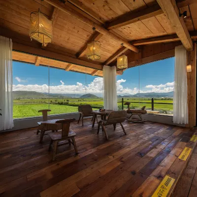 Xianjian Ye: MIYIN Pastoral Fields, Migratory Birds,Scenic Stay (Napa Lake Scenic Area Branch) 石卡雪山周辺のホテル
