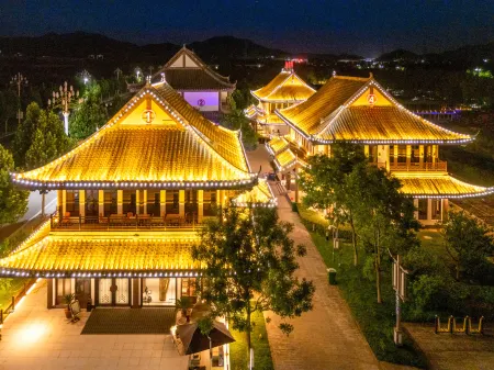 Tai'an Vienna Hotel (Taishan Tianping Lake) Отели рядом с достопримечательностью «Taishan University Sports Science Department»