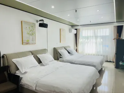 Manzhouli Aesop Homestay Hotels in Matryoshka Square