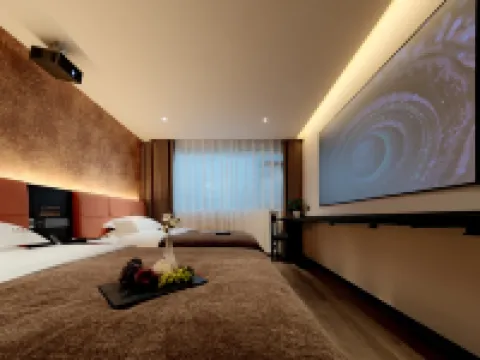 Tianhe Shiguang Homestay (Xijiang Qianhu Miao Village Observation Deck)