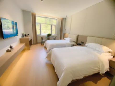 Yinshan Hotel (Li County First People's Hospital) Hotels in Li County
