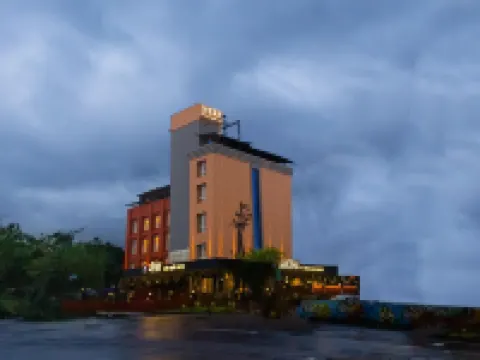 Shera Hotels & Banquets テインのホテル