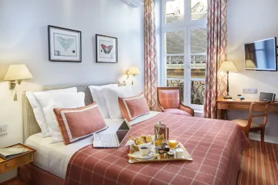 盧浮宮裡拉思飯店 Le Louvre Ripaille附近的飯店