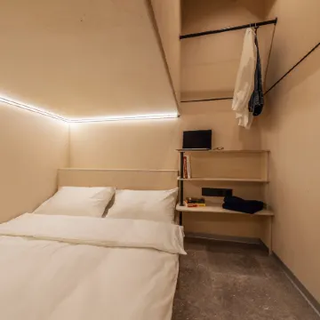 Morfeus Capsule Hotel