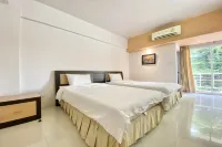 New Place Resort - piscina