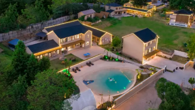 Anji Mud Garden Homestay (Zhongnan Baicaoyuan Branch) Hotel berhampiran Zhong Nan Bai Cao Yuan