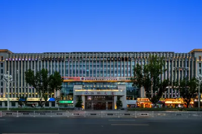 Manlan Hotel Отели в г. Lobrinka