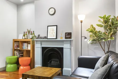 Stylish 4Bedroom Terrace House in Chippendale فنادق في Ultimo