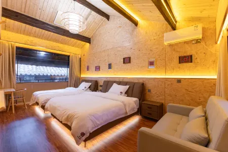 Yiliang Huamiao Homestay Отели рядом с достопримечательностью «Dixiadao Stone Forest»