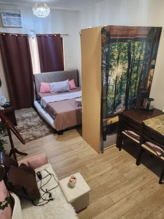 Condotel near NAIA Отели рядом с достопримечательностью «University of Perpetual Help System DALTA, Las Piñas Campus»