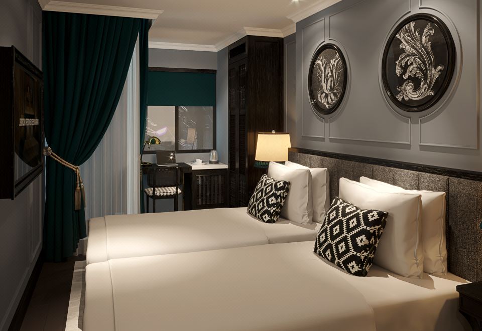 [Paradise Grand Center Hotel Hanoi의 깔끔한 객실 내부]