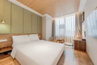 Pebble Motel Hotel (Chengdu Chunxi Road Taikoo Li Branch) Hotels in Chengdu