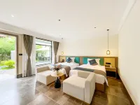 Songfengju Courtyard Hotel (Xingyi Wanfenglin Airport & High-speed Railway Station Branch)