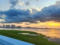 Baiting Holiday Apartment (Xuwen Mulan Avenue) - parking