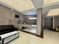 Wanzai Longhu Business Hotel - 2-Star