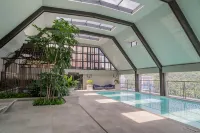 Paxtonz Ango Suites Kuala Lumpur - Pool
