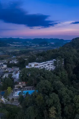 Zhiye Resort Hotel فنادق في 