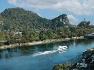 Li River CIAO Hotel( Guilin Elephant Trunk Hill)