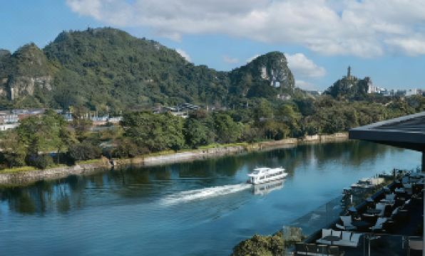 Li River CIAO Hotel( Guilin Elephant Trunk Hill)