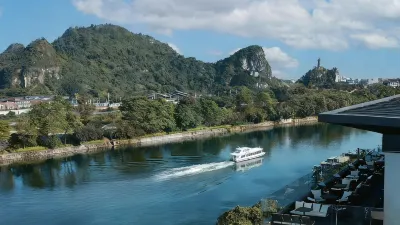 桂林灕江俏CIAO飯店（兩江四湖象鼻山店） 穿山景區-講解服務窗口附近的飯店