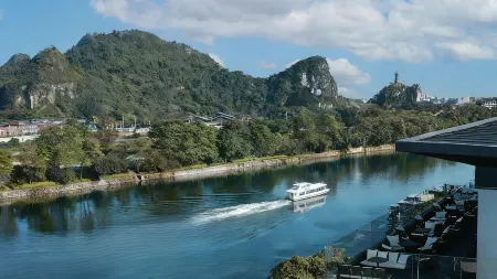 Li River CIAO Hotel( Guilin Elephant Trunk Hill) Отели рядом с достопримечательностью «Seven Star Scenic Area»