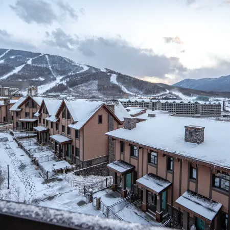Xuejing Mountain View Homestay
