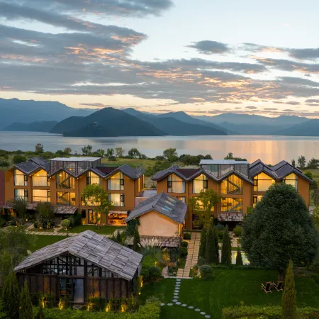 Jadeer · Lugu Lake Collection ｜Blue Glass Manor Lakeside Resort