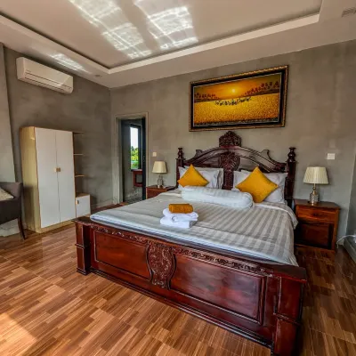 Travellers Inn Hotels near Psa Krom Market