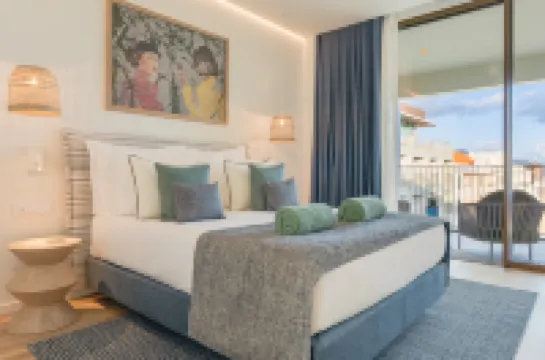 ザ エディトリー オーシャン ウェイ フンシャル