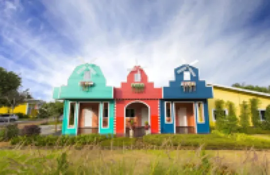 บ้านสวนครูเสริฐ โรงแรมใกล้น้ำตก เอราวัณ