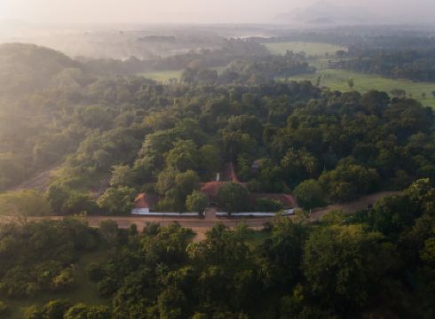 EKHO Sigiriya - 700 meters to Sigiriya Rock