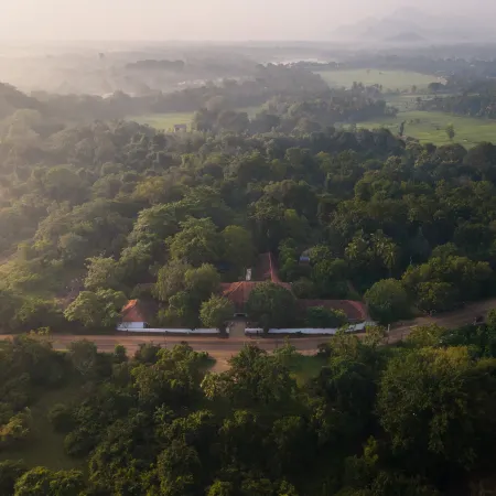 EKHO Sigiriya - 700 meters to Sigiriya Rock