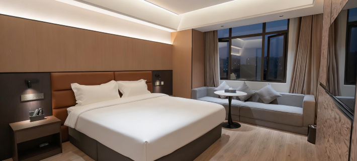General Red International Hotel Hotels in Hong'an