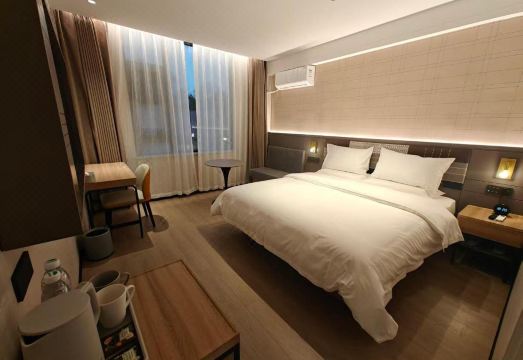 Lido Hotel Hotel Overview