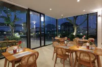 The Horizon Groove Hotel - breakfast