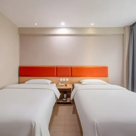 Homeinn Hotel (Shaoguan Wujiang Bridge Zhongshan Park Riverside)