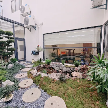 Qixi Small Manor
