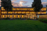 Lugu Lake Qingchen International Lake View Resort Manor (Daluoshui Pier Branch)