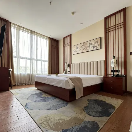 Pingjiang Qihang Theme Hotel