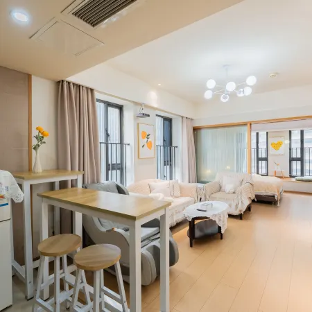 Shimei Art Movie Apartment (Chongqing Guanyinqiao Pedestrian Street)