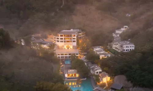 Hefei Lujiang Chunian Cultural Resort Hotel