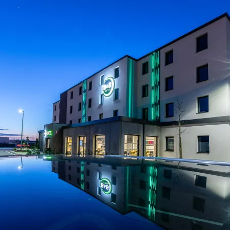 B&B HOTEL Troyes Magasins d'usine Отели рядом с достопримечательностью «Стадион «Стад де л’Об»»