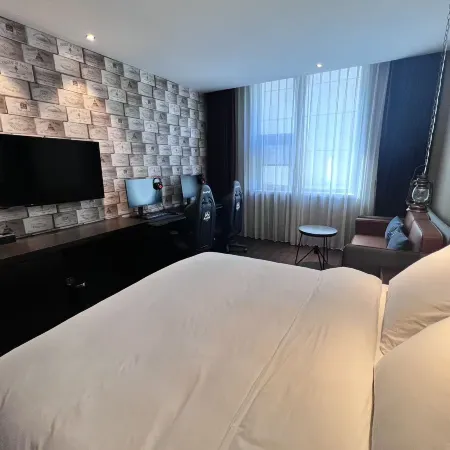 Cyber Moyu E-Sports Hotel (Zibo Liuquan Road)