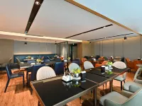 Qiuguo X Hotel (Universal Beijing Resort Liyuan Subway Station) Hotels near Liyuan Station